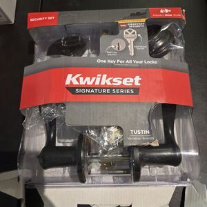 Kwikset Tustin Venetian Bronze Deadbolt & Door Lever Combo w SmartKey Security